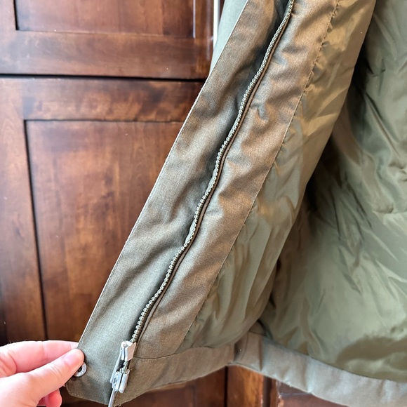 Helly Hansen Women's Parka
Winter Coat - Fur Hood- like new - Picture 8 of 10